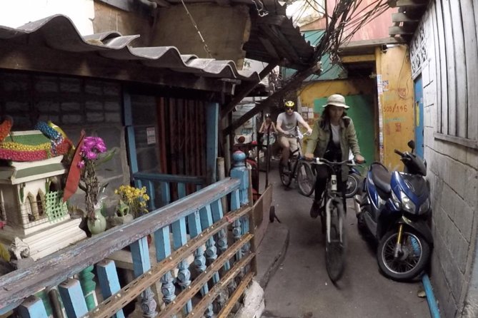 Bangkok City Culture Tour by Bike - Khlong Toei Market: the morning’s strongest local scene