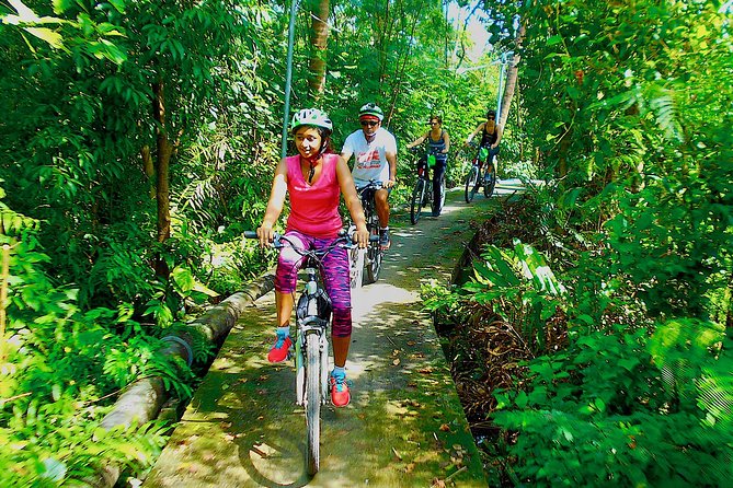Bangkok Green Oasis 4-Hour Bike Tour with Boat Ride - The weekend floating market option