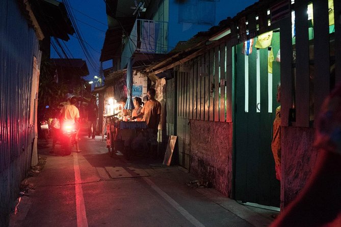 Bangkok Hidden Paths Night Biking Tour with Street-food Meal - Residential Bangkok away from the main roads
