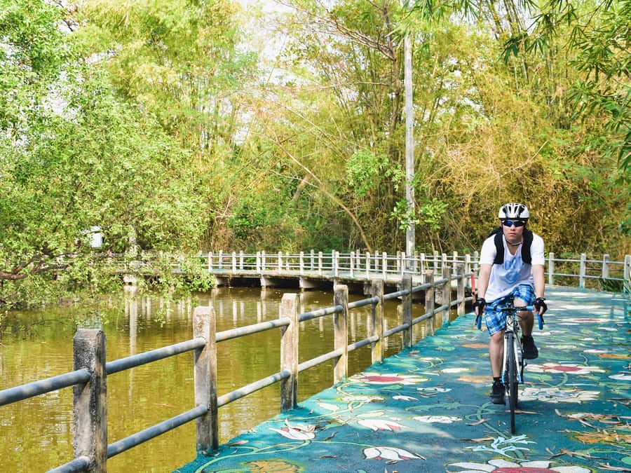 Bangkok: Khlong Toei Market & Bang Krachao Island Bike Tour - From Khlong Toei Market to Bangkok’s green side