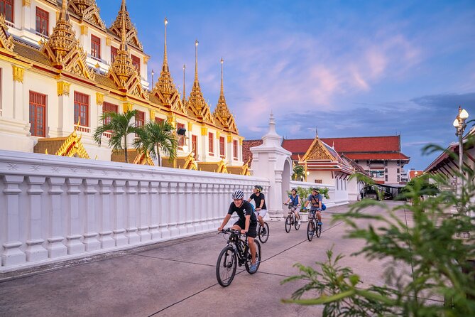 Bangkok: Night Bike Tour with Temples & Flower Market Visit - Starting near MRT Sam Yot and Wat Ratchanatdaram