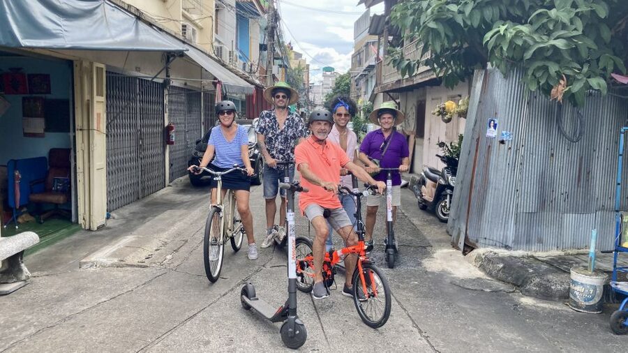 Bangkok : Old City Guided E-Scooter &/or Bike Tour - How much sightseeing can fit into one ride