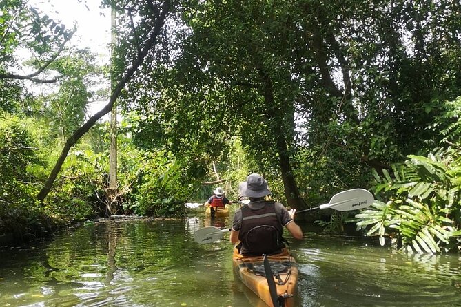 Bangkok Tour by Boat and Bike - Choosing a kayak or canoe on the canals