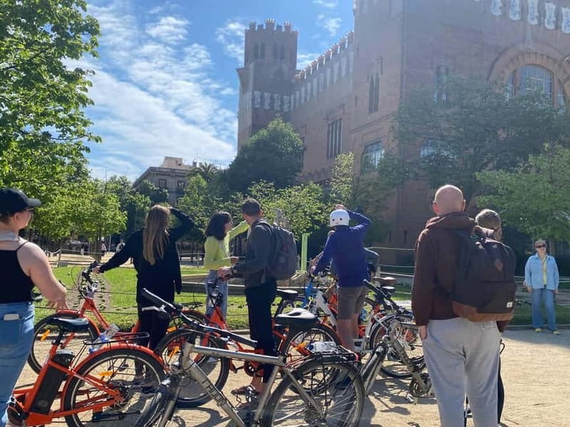 Barcelona: 1.5-Hour Sightseeing Tour by Bike/Electric Bike - Plaça Reial and Antoni Gaudí’s early city mark