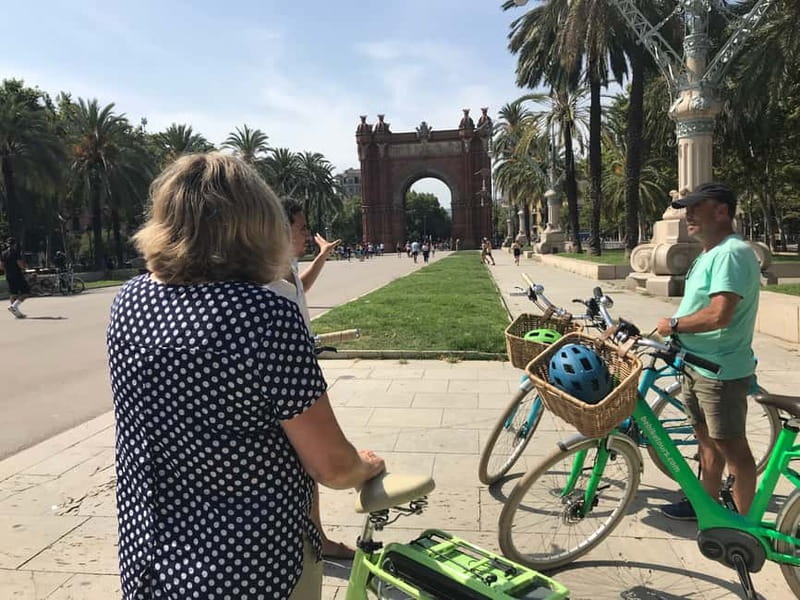 Barcelona: 1.5-Hour Sightseeing Tour by Bike/Electric Bike - Barceloneta and Port Vell