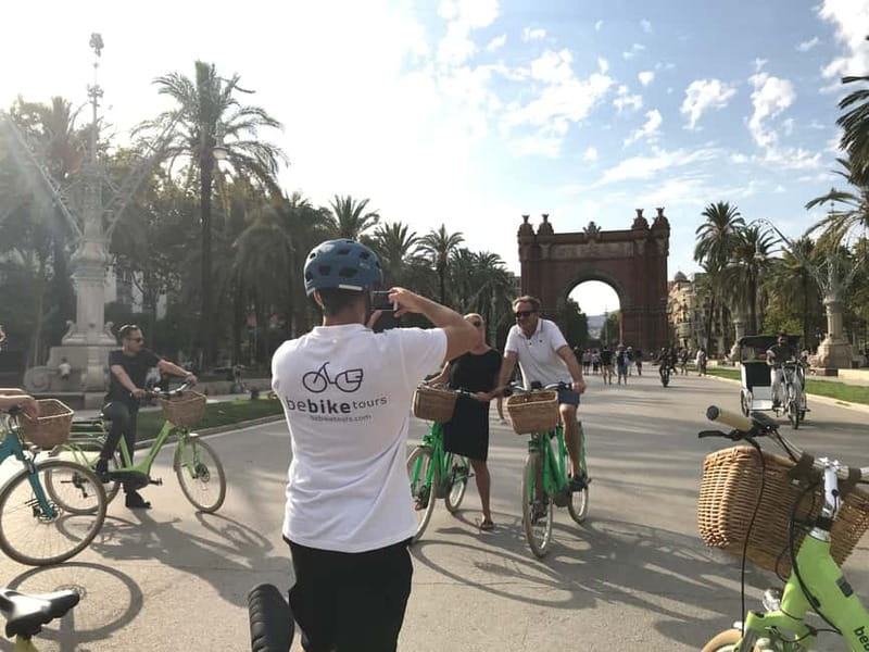 Barcelona: 1.5-Hour Sightseeing Tour by Bike/Electric Bike - Starting beneath the Arc de Triomf