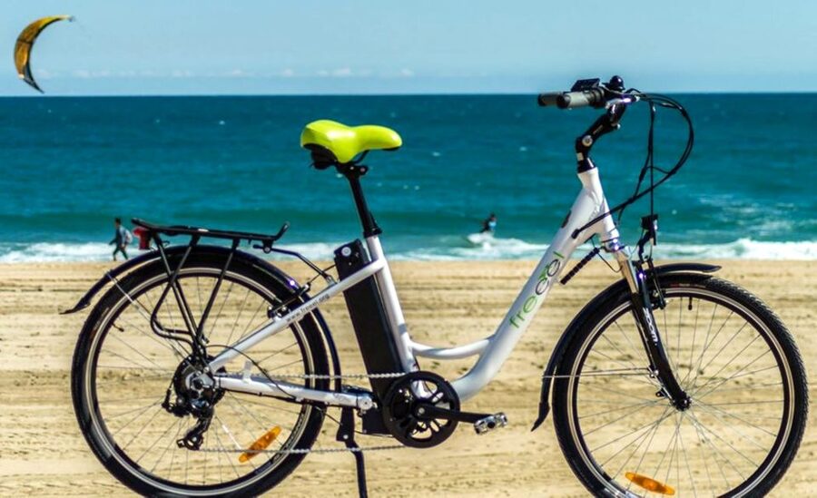Barcelona 3 Hour Daily Electric Bike Tour - Key points at a glance