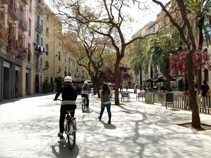 Barcelona 3 Hour Daily Electric Bike Tour - Sagrada Familia: the tour’s biggest architectural stop