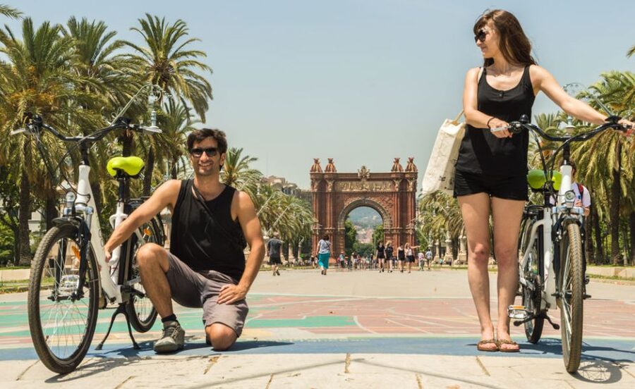 Barcelona: 4-Hour E-Bike Photography Tour - Key points at a glance