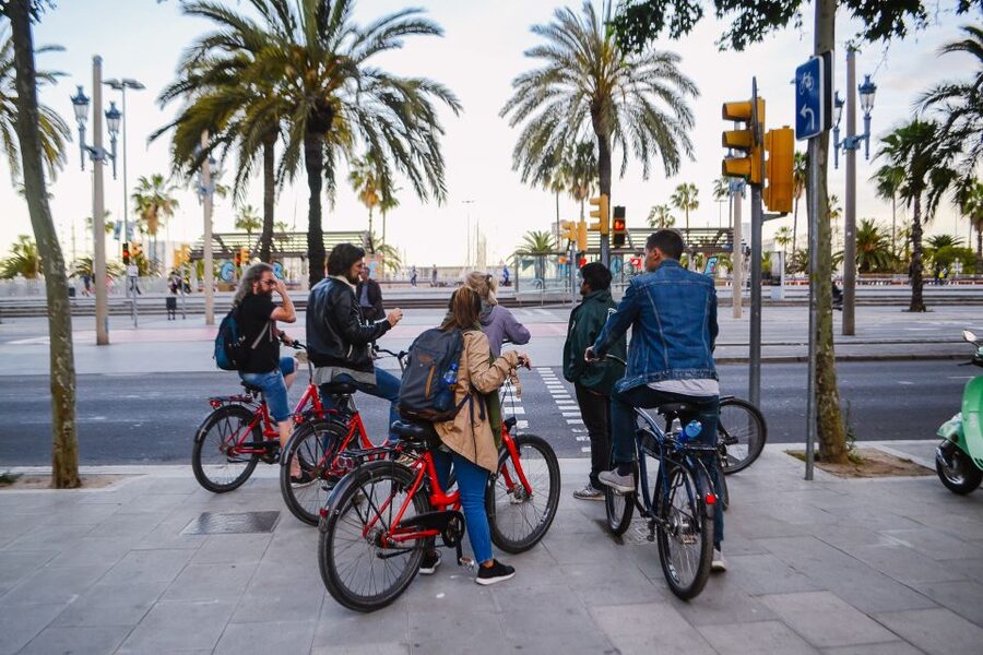 Barcelona Bike Tour by Night with Cava - Group size and riding conditions