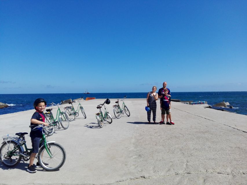 Barcelona: Bike Tour for Families - El Born, from old streets to designer shops