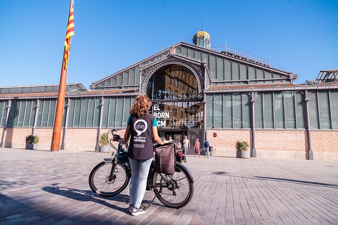 Barcelona Bike tour, Gaudí houses or beach bike or eBike tour - Gaudí and Sagrada Família: understand the naming carefully