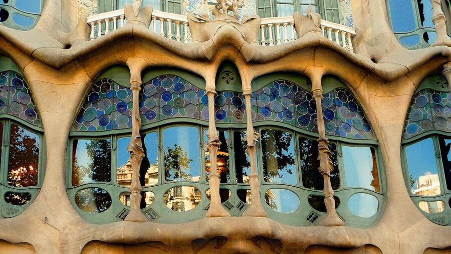 Barcelona: Bike Tour & Sagrada Familia Skip-the-Line Tickets - Key points to know before booking