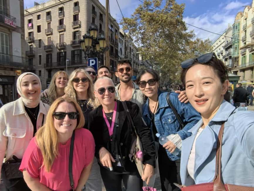 Barcelona: Bike Tour & Sagrada Familia Skip-the-Line Tickets - Meeting near the fountain in the central square