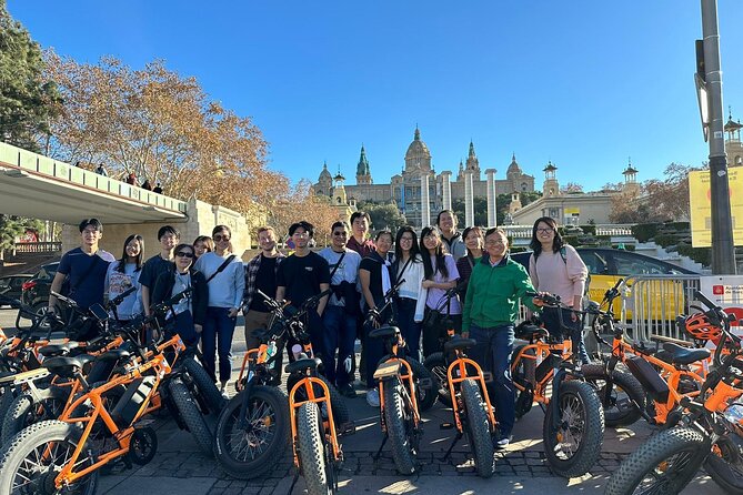 Barcelona bike tour with French guide 20-ТOP, bike/eBike - Torre Glòries, the National Theatre, and L’Auditori