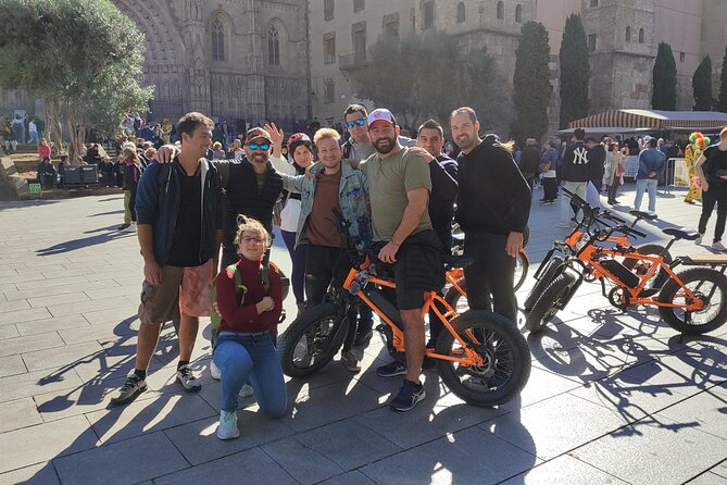 Barcelona bike tour with French guide 20-ТOP, bike/eBike - Plaça Catalunya and the final Monumental stop