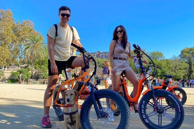 Barcelona bike tour with French guide 20-ТOP, bike/eBike - Ten minutes among the gardens of Ciutadella Park
