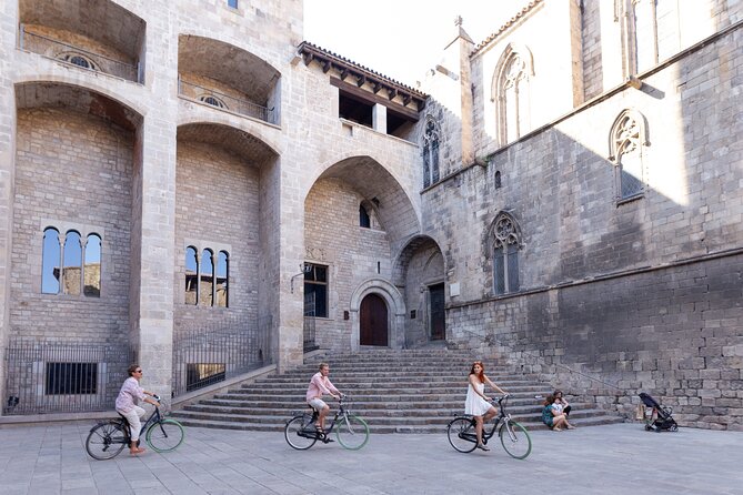 Barcelona Bike Tour: Your First Time Highlights with Locals - Why this is a smart first look at Barcelona