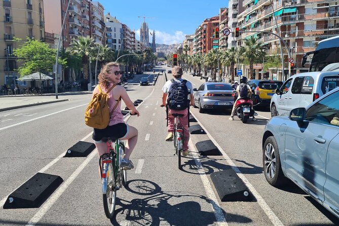 Barcelona Bike Tour: Your First Time Highlights with Locals - Arc de Triomf and Parc de la Ciutadella