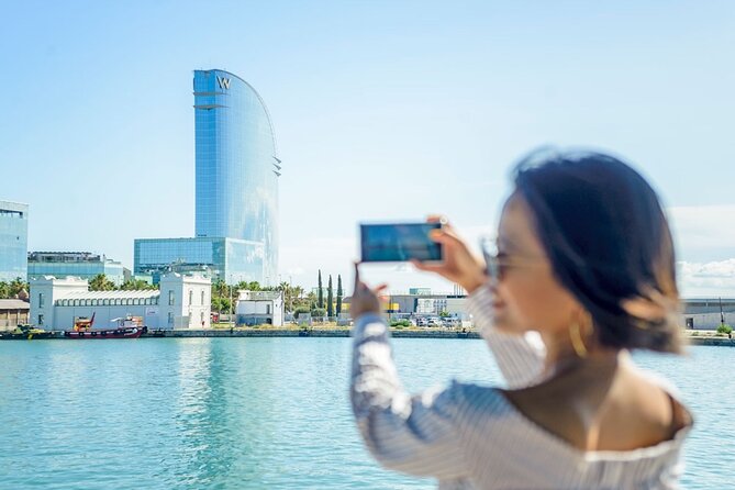 Barcelona E-Bike, Cable Car & Boat - Starting in El Raval and Riding Through the Old City