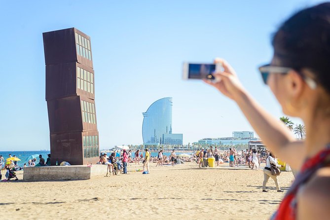 Barcelona E-Bike Small Group Tour with Tapas & Wine Tasting - Starting in Born with a calm bike briefing