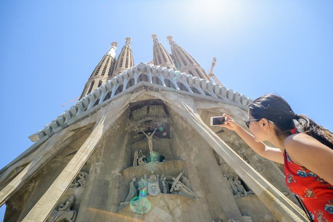 Barcelona e-Bike Tour: Gaudí & Old Town Small Group - Port Olímpic and the city’s opening to the Mediterranean