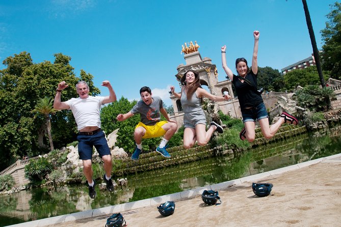 Barcelona e-Bike Tour: Gaudí & Old Town Small Group - Gaudí, Eixample, and the competition between wealthy families