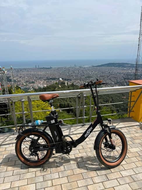 Barcelona: Explore the City with Eco-Friendly E-Bike Rentals - Taking the motor up Montjuïc
