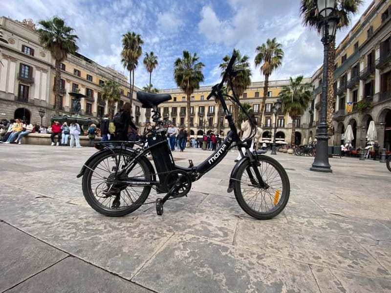 Barcelona: Full-Day Bike/E-Bike Rental with Helmet and Lock - Start near Sagrada Familia and choose your direction