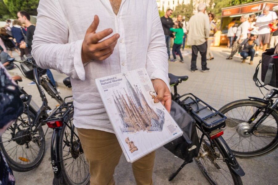 barcelona: Gaudi Highlights eBike tour - Ciutadella Park and Gaudí’s early fountain
