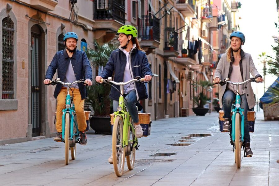 Barcelona: Montjuic Hill E-Bike Tour - Port Vell, Columbus, and the route to Montjuïc