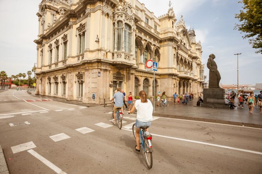 Barcelona Montjuic Three-Hour Bike Tour - Plaza de España and the grand route uphill