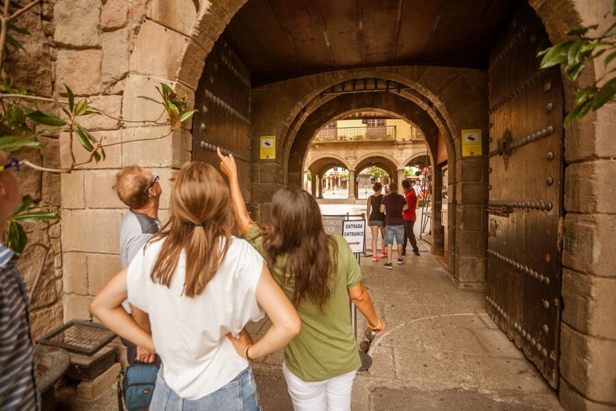 Barcelona Montjuic Three-Hour Bike Tour - The guide can shape the whole experience