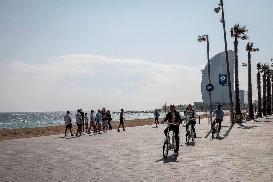 Barcelona: Private 5 Neighborhoods Tour by Electric Bike - From medieval lanes to L’Eixample’s straight lines