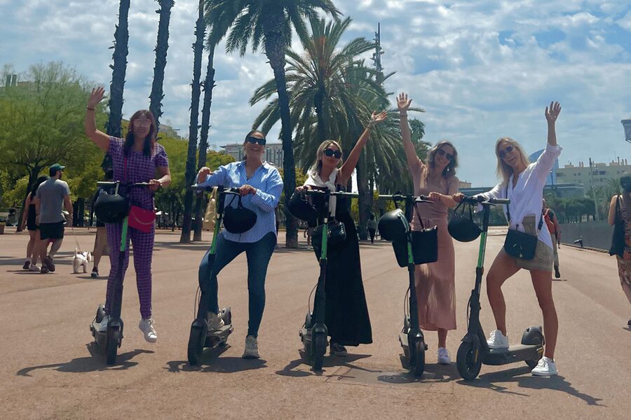 Barcelona: Sagrada Familia Electric Scooter or Bike Tour - Why this route works in two hours