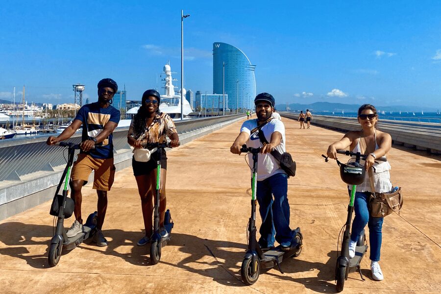 Barcelona: Sagrada Familia Electric Scooter or Bike Tour - From the Gothic Quarter to Port Vell