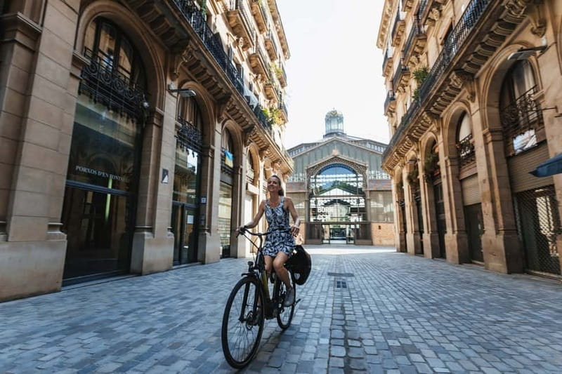 Barcelona: Sagrada Familia or City Tour by Bike or eBike - Regular bike or e-bike?