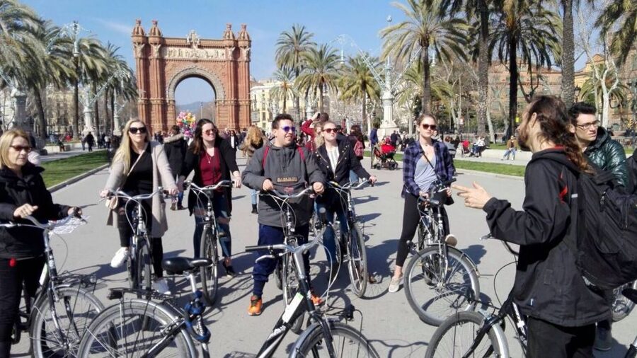 Barcelona: Small Group or Private Bike Tour - Starting near Plaça Reial
