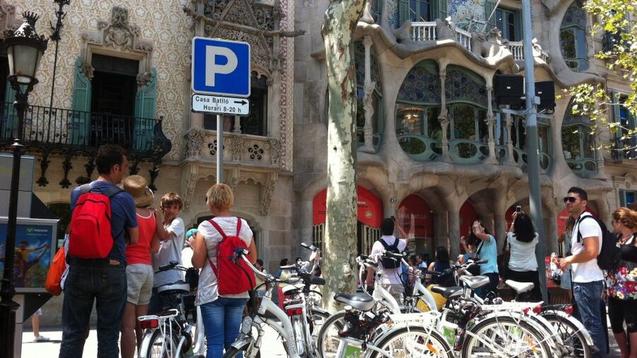 Barcelona: Small Group or Private Bike Tour - Pedaling through the Gothic Quarter and Old Town