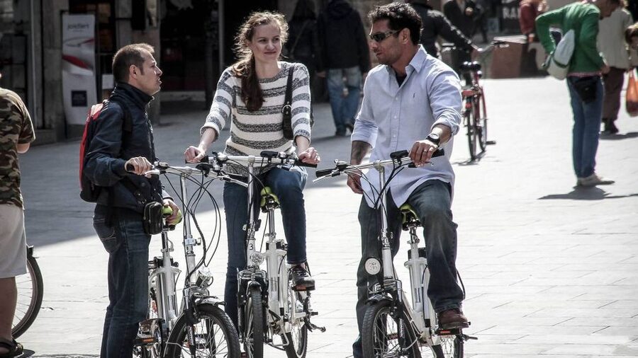 Barcelona: Small Group or Private Bike Tour - From medieval lanes to Eixample design