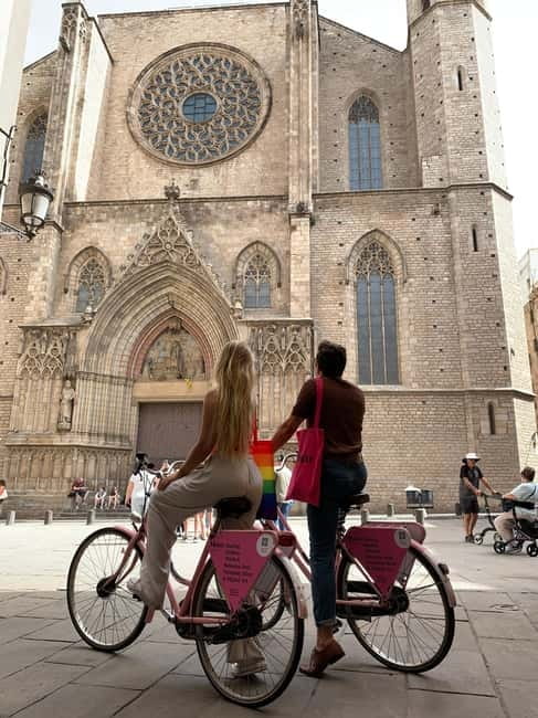Barcelona | StreetArt Bike Tour Moco Museum - Jardins de les Tres Xemeneies and old industry