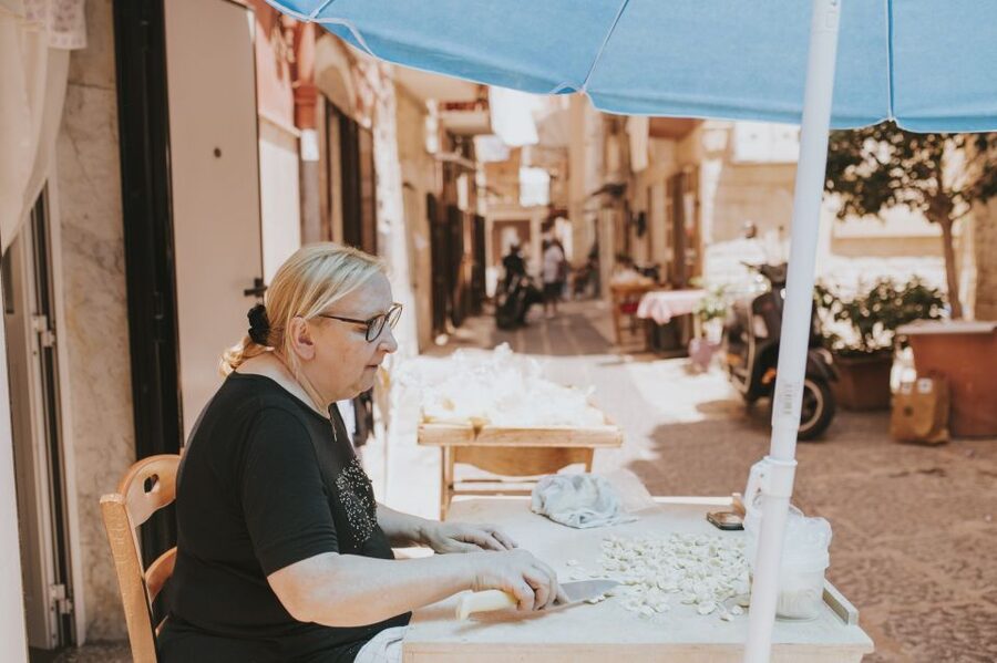 Bari: Bike Tour & Pasta Making Experience - Which guide language and style suit you