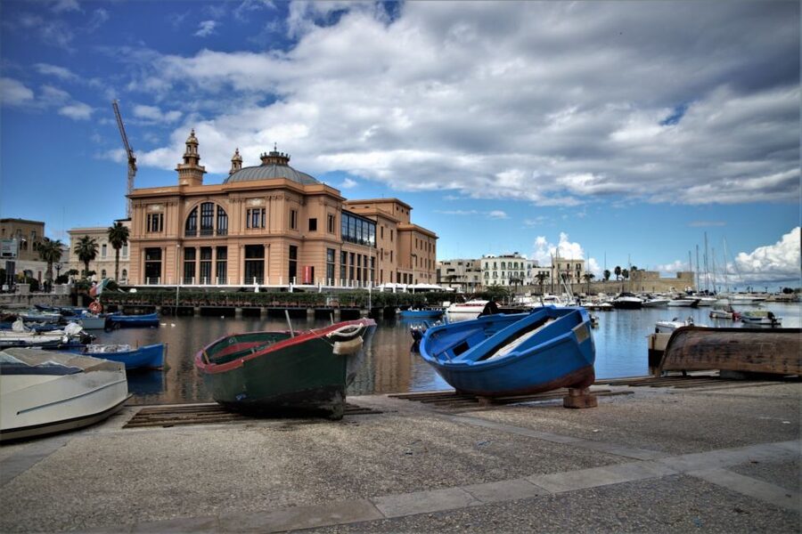 Bari: Guided e-bike tour of seafront & old town - Card games, the Chiringuito, and the harbor