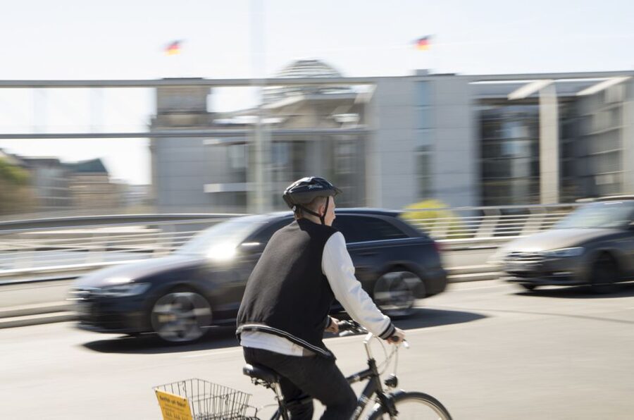 Berlin: 48-Hour or 72-Hour Bike Rental - Tempelhofer Park and Berlin’s open-air scale
