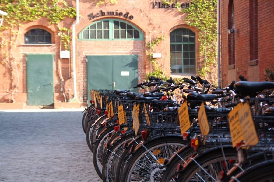 Berlin: 48-Hour or 72-Hour Bike Rental - Treptower Park and an easier park ride