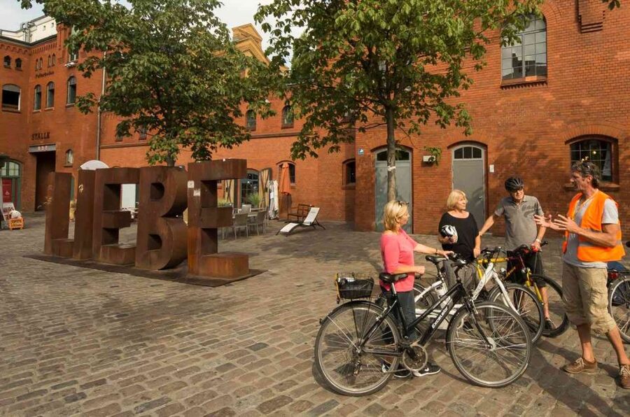 Berlin: 48-Hour or 72-Hour Bike Rental - Following the Spree through old East and West Berlin