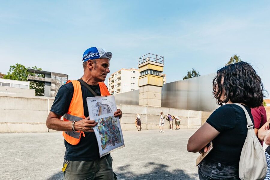 Berlin: Cold War & Berlin Wall History Guided Bike Tour - Brandenburg Gate and the ride back