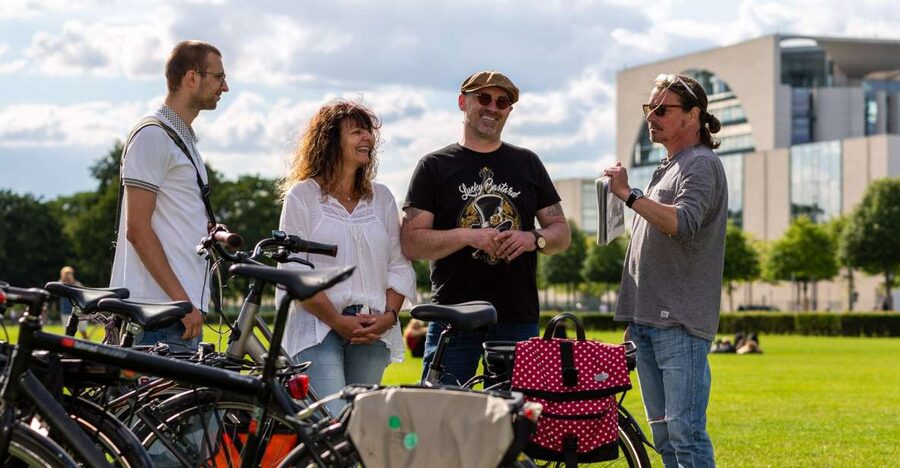 Berlin: E-Bike Tour of the Berlin Wall and Mitte Highlights - Mauerpark, Bernauer Strasse, and the Wall Memorial