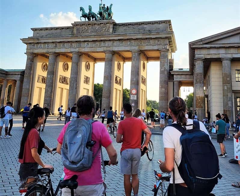 Berlin: From East to West & Wall Tour by Bike with a Guide - Why a bicycle is a smart way to see Berlin