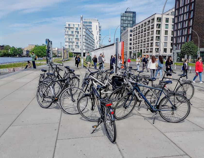 Berlin: From East to West & Wall Tour by Bike with a Guide - Tiergarten, the Victory Column, and the Reichstag